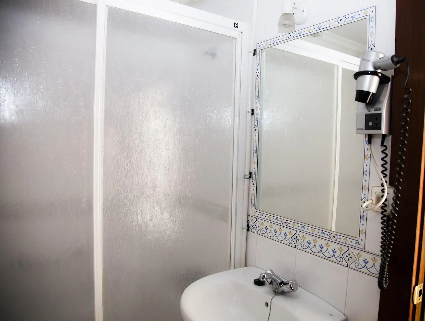 Hostal Paris La Línea de la Concepción